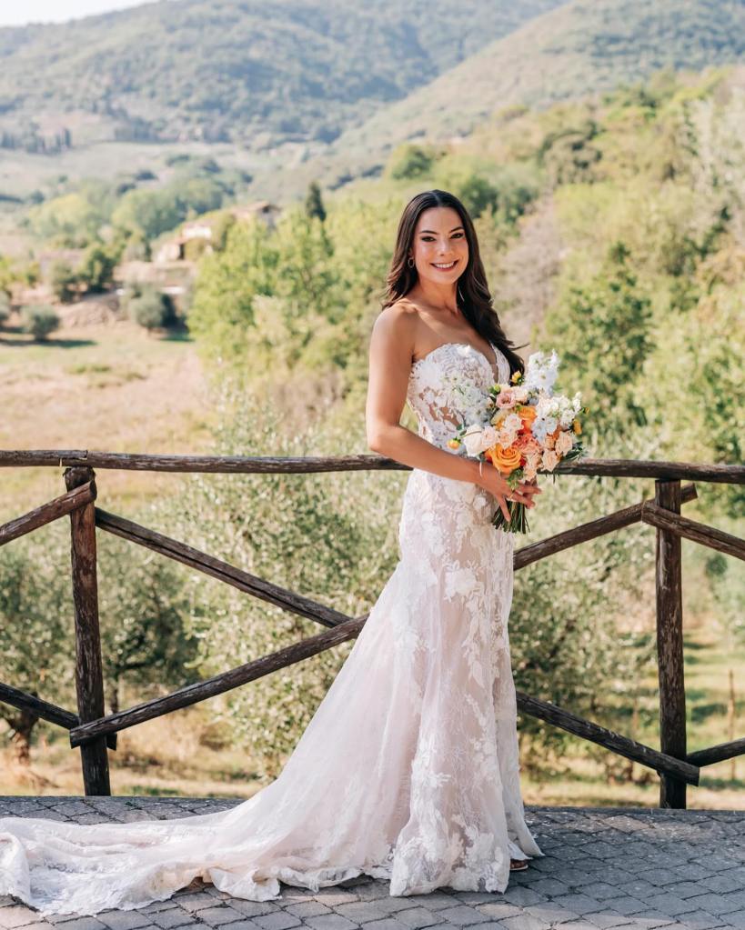 @_magnolia_photo Photographer in Tuscany & Umbria
Bridal Hair and Makeup Tuscany Bridal Beauty Stylists – Adrienne Aereboe